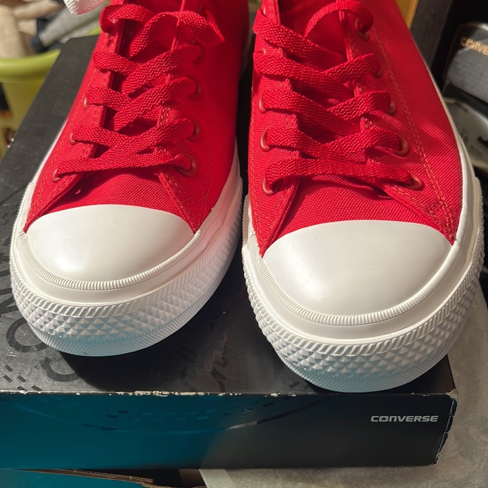 Authentic red converse - Picture 5 of 8